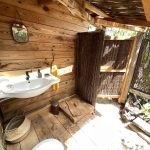 cabaña-vacacional-en-malaga-imagen-de-parte-del-baño-ecologico